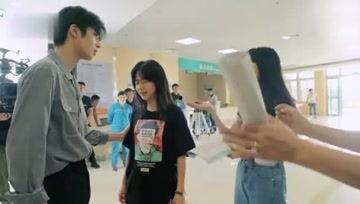 吃瓜小八娱乐,揭秘娱乐圈幕后故事，带你领略明星真实生活